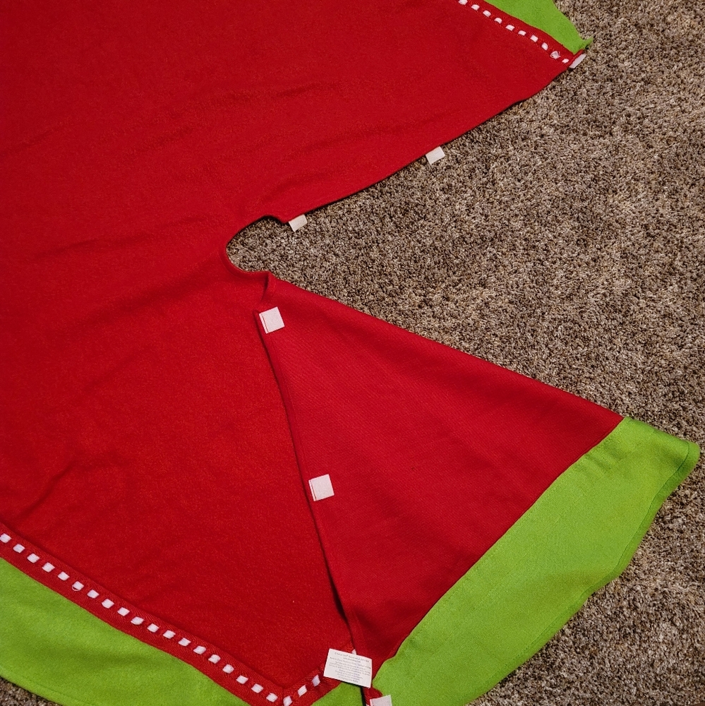 Christmas Tree Skirt - Picture 2 of 3